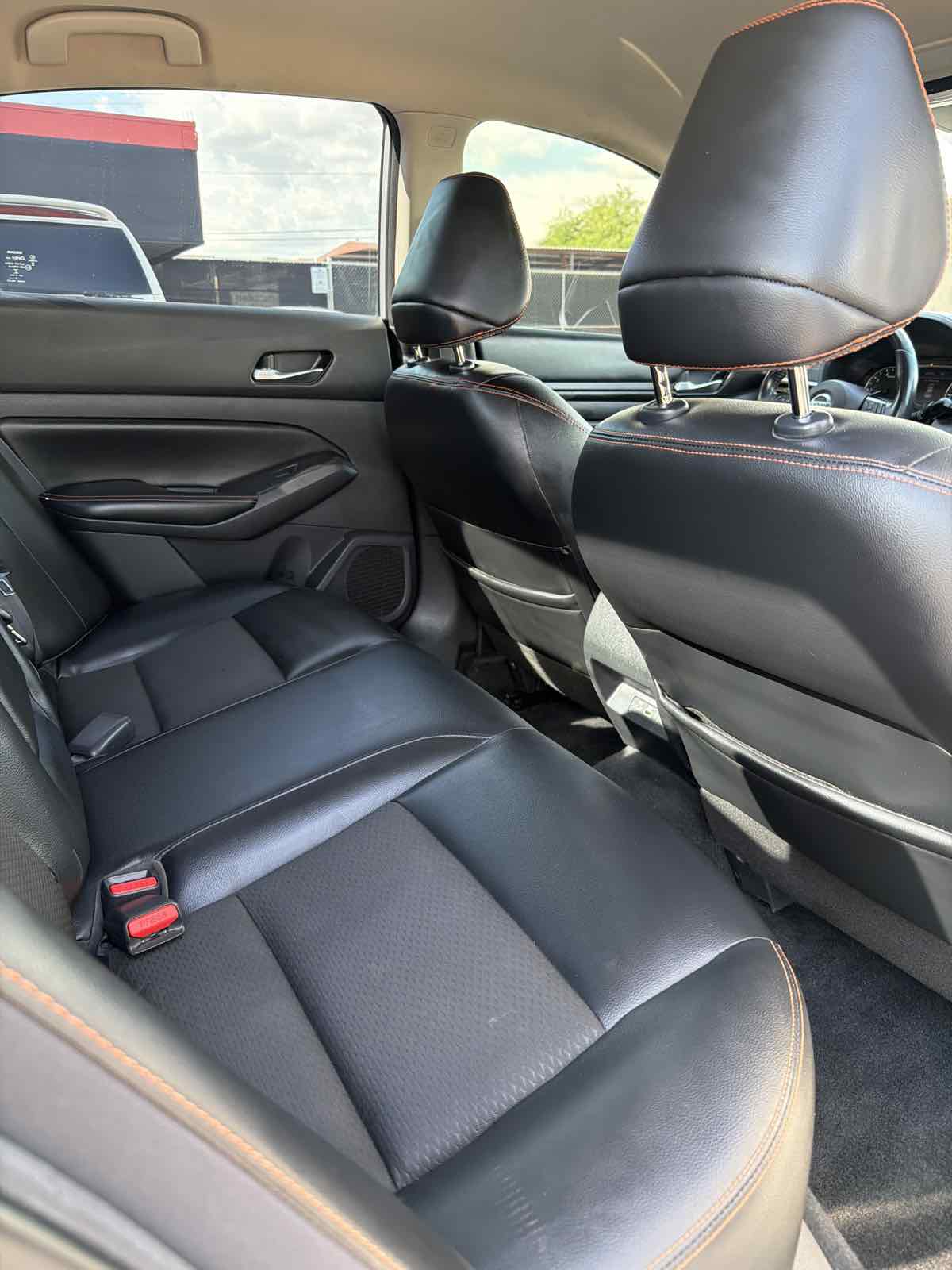 2019 Nissan Altima SR - Photo 9