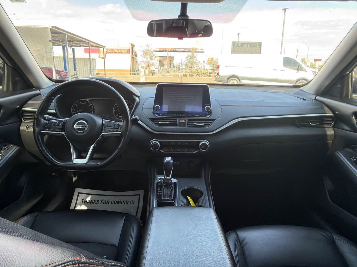 2019 Nissan Altima SR - Photo 10