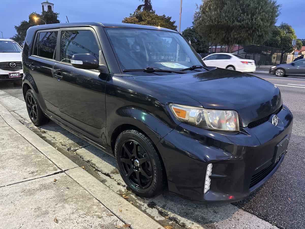 2014 Scion xB Base - Photo 2