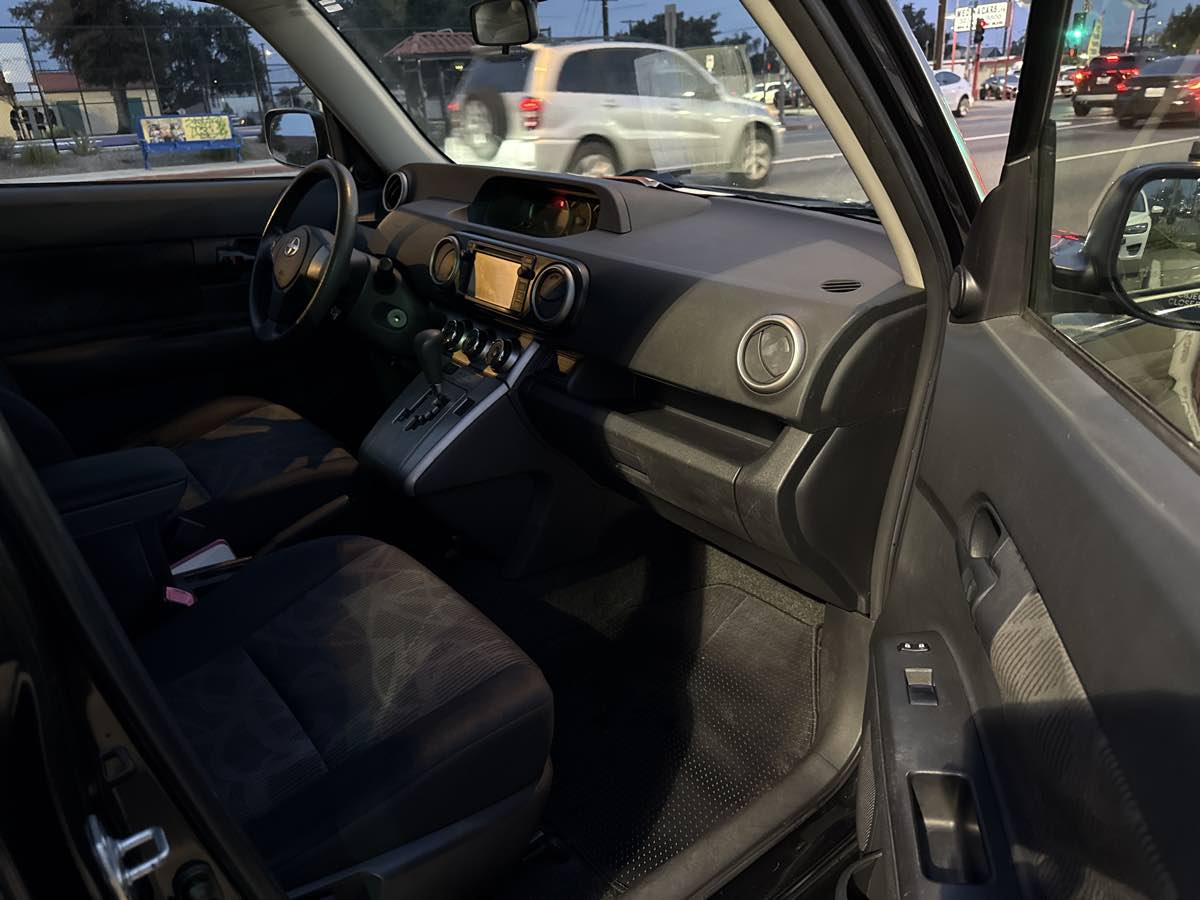 2014 Scion xB Base - Photo 6