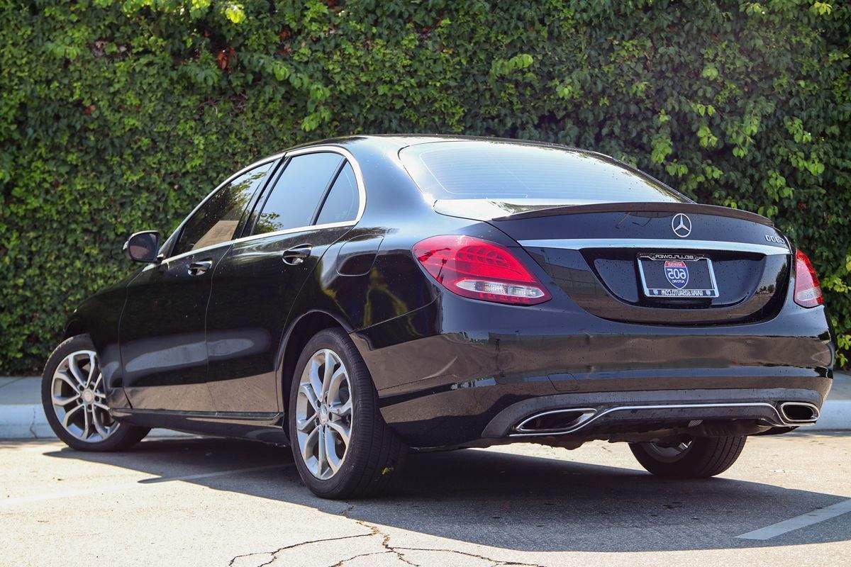 2016 Mercedes Benz C 300 Luxury photo 2