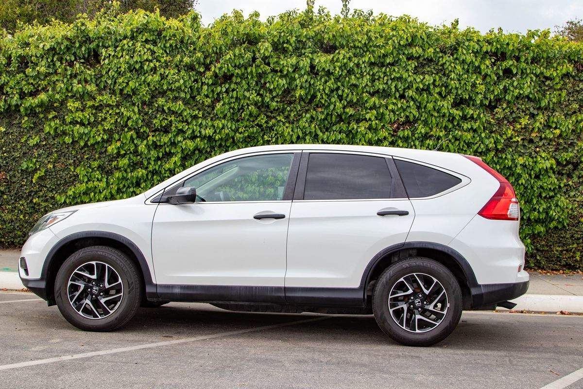 2016 Honda CR-V SE photo 2