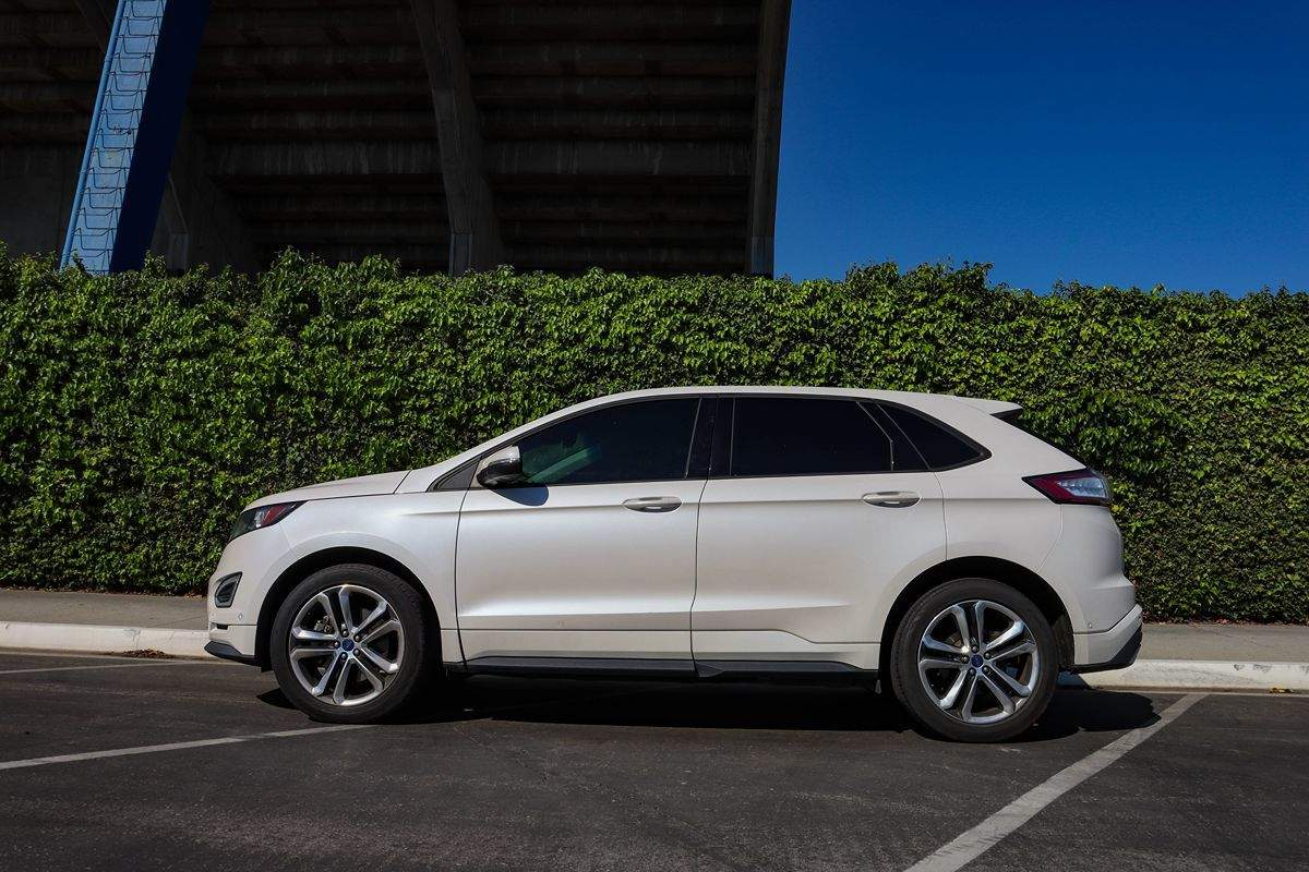 2015 Ford Edge Sport photo 3