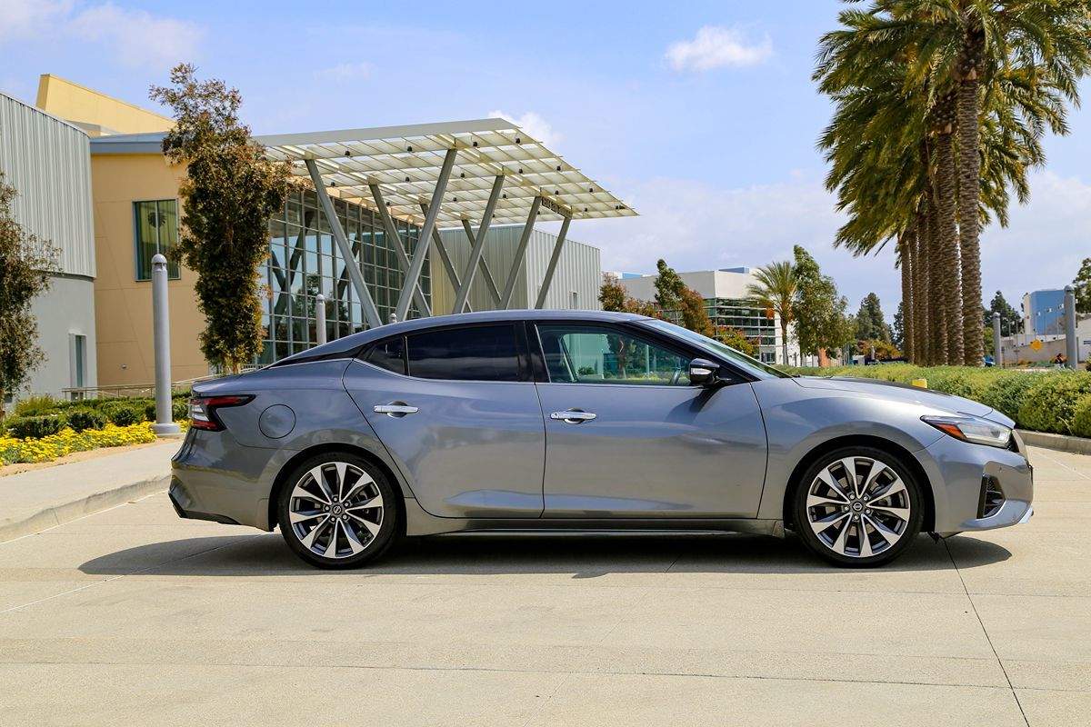 2020 Nissan Maxima Platinum photo 2