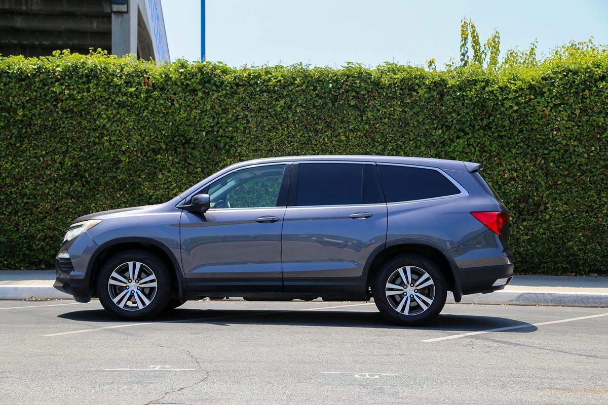 2017 Honda Pilot EX-L photo 3