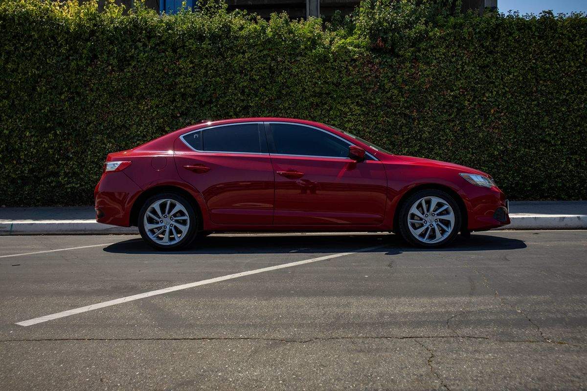 2017 Acura ILX Plus photo 3