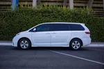 2019 Toyota Sienna LE photo 5