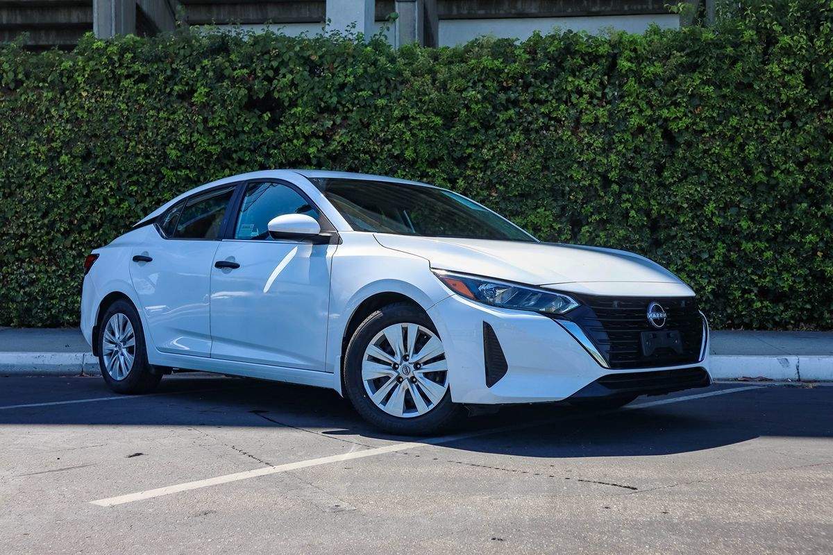 2024 Nissan Sentra S photo 2