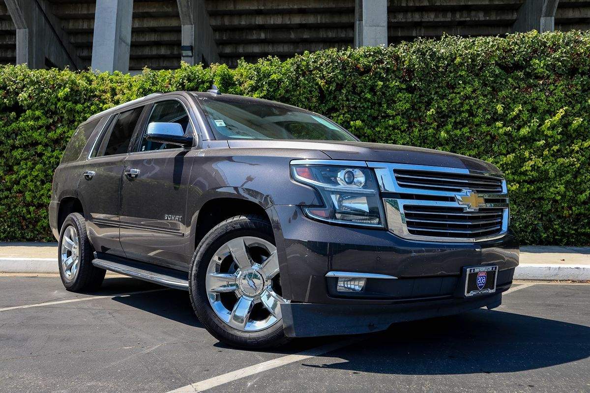 2017 Chevrolet Tahoe Premier photo 2