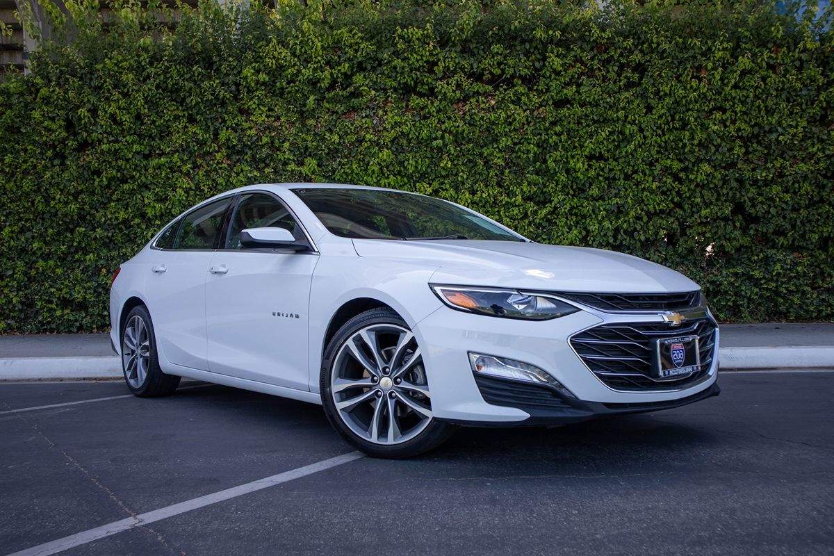 2023 Chevrolet Malibu 1LT photo 2