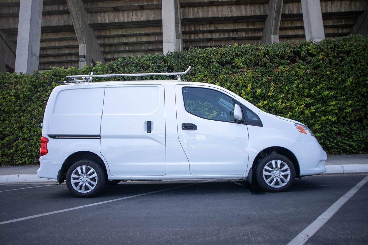2015 Nissan NV200 SV photo 3