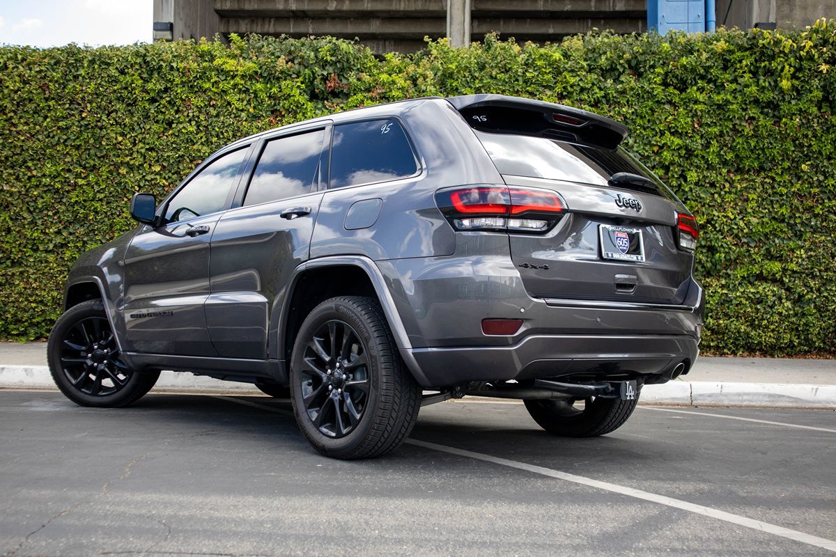 2018 Jeep Grand Cherokee Altitude photo 5