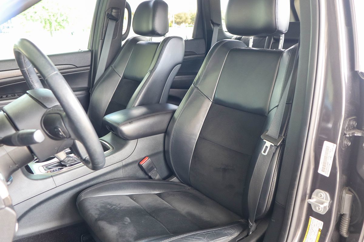 2018 Jeep Grand Cherokee Altitude photo 23