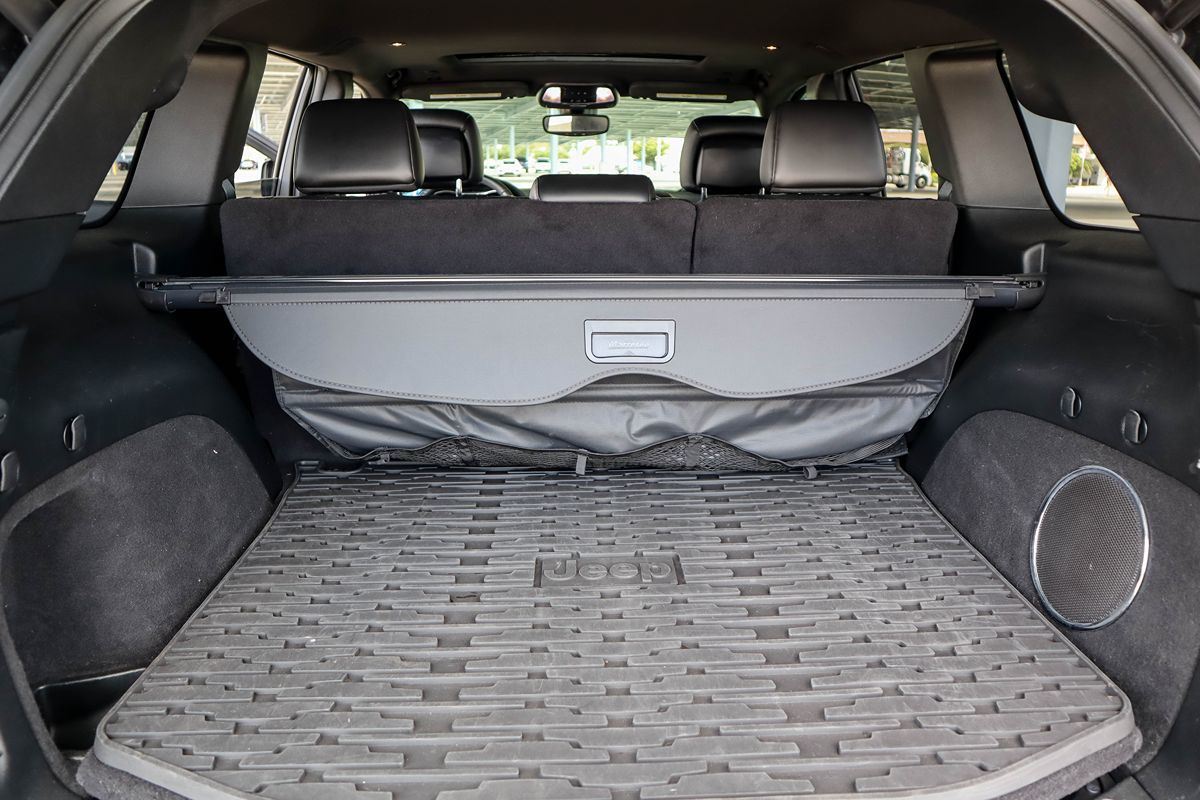 2018 Jeep Grand Cherokee Altitude photo 25