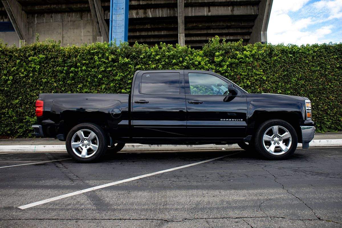 2015 Chevrolet Silverado 1500 LT photo 3
