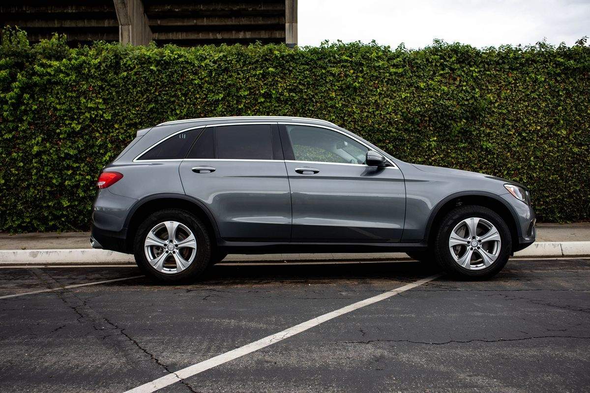 2016 Mercedes Benz GLC 300 photo 3
