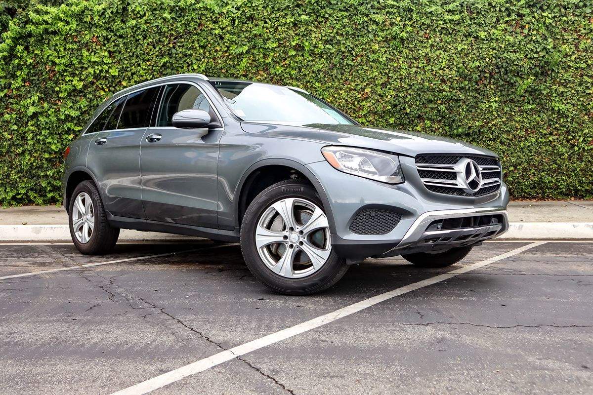 2016 Mercedes Benz GLC 300 photo 2