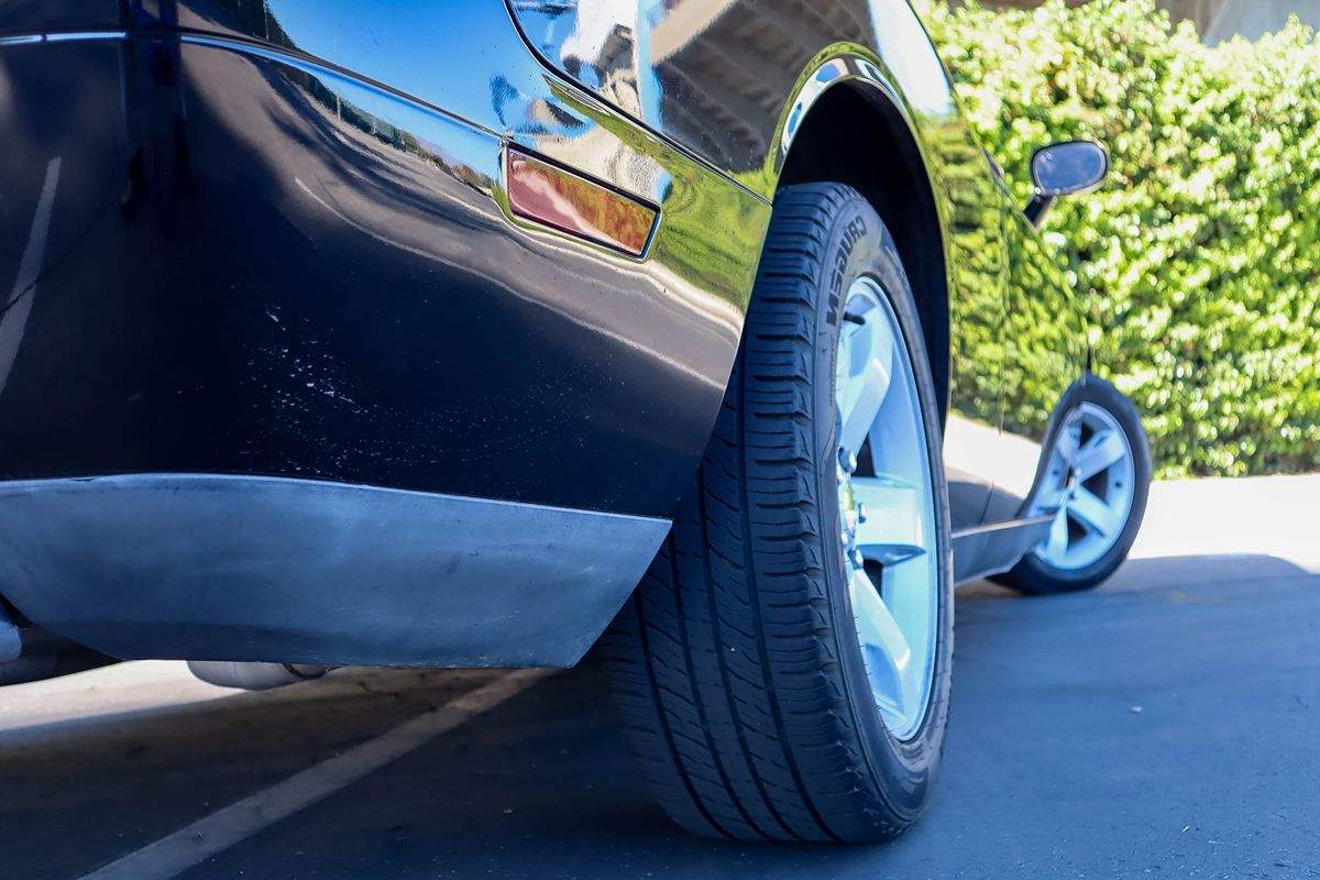 2013 Dodge Challenger R/T photo 4