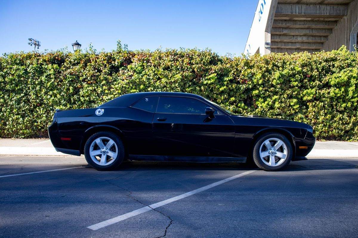 2013 Dodge Challenger R/T photo 3