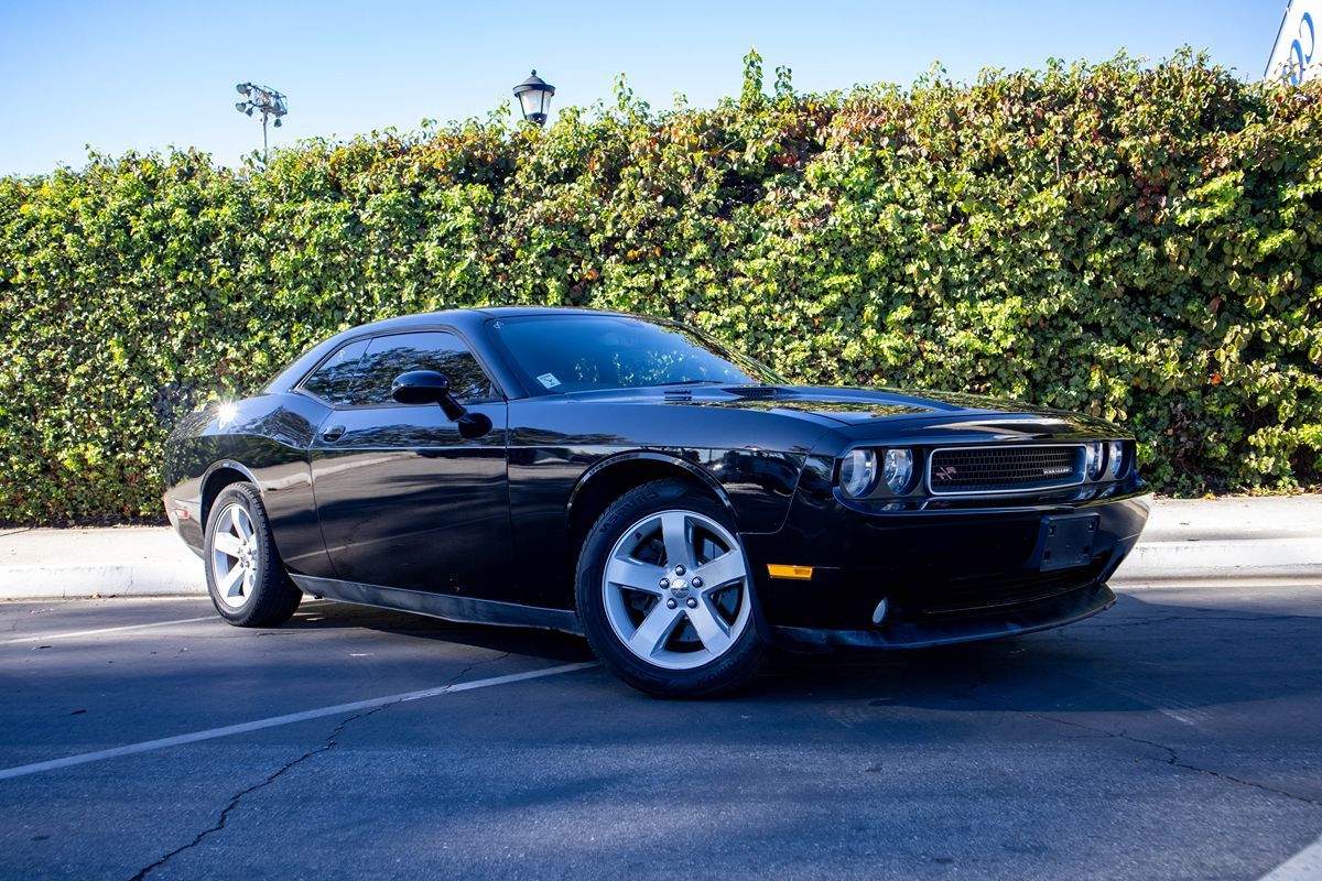 2013 Dodge Challenger R/T photo 2