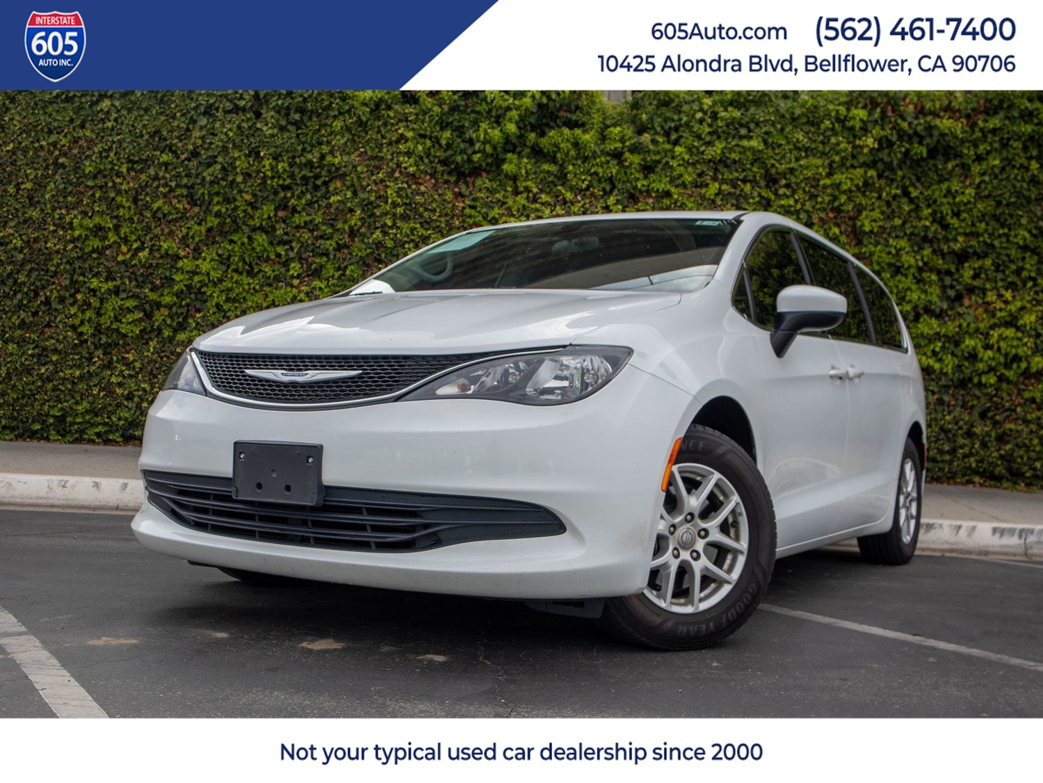 2020 Chrysler Voyager LX's photo