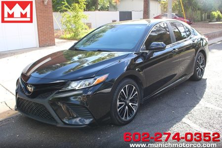 2020 Toyota Camry SE Nightshade