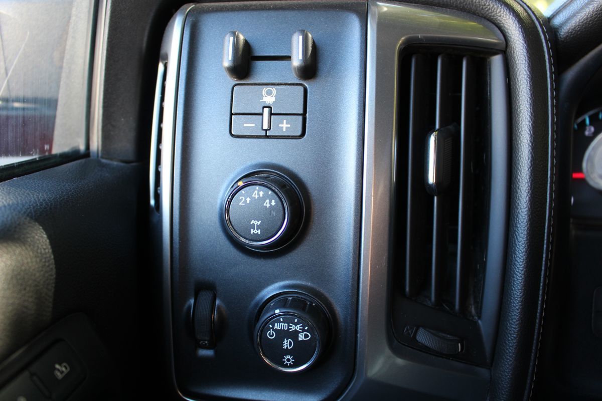 2015 Chevrolet Silverado 3500HD LTZ Z71 photo 24