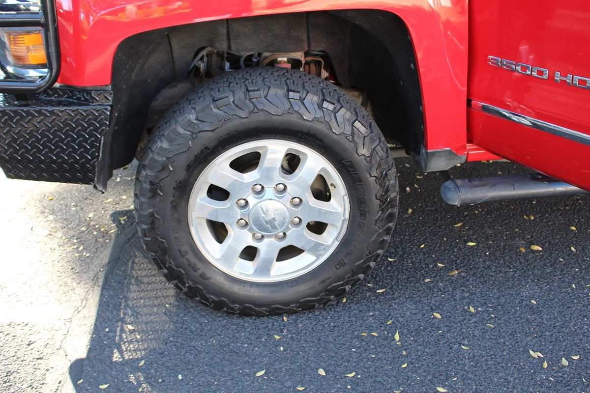2015 Chevrolet Silverado 3500HD LTZ Z71 photo 58