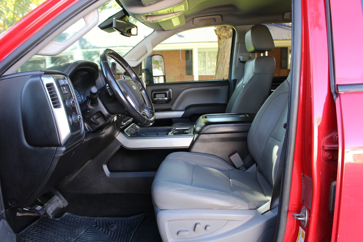 2015 Chevrolet Silverado 3500HD LTZ Z71 photo 7