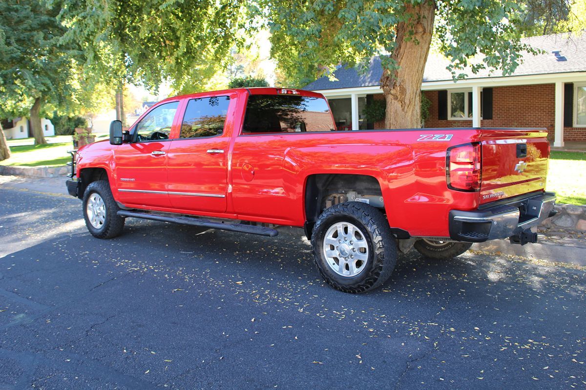 2015 Chevrolet Silverado 3500HD LTZ Z71 photo 38