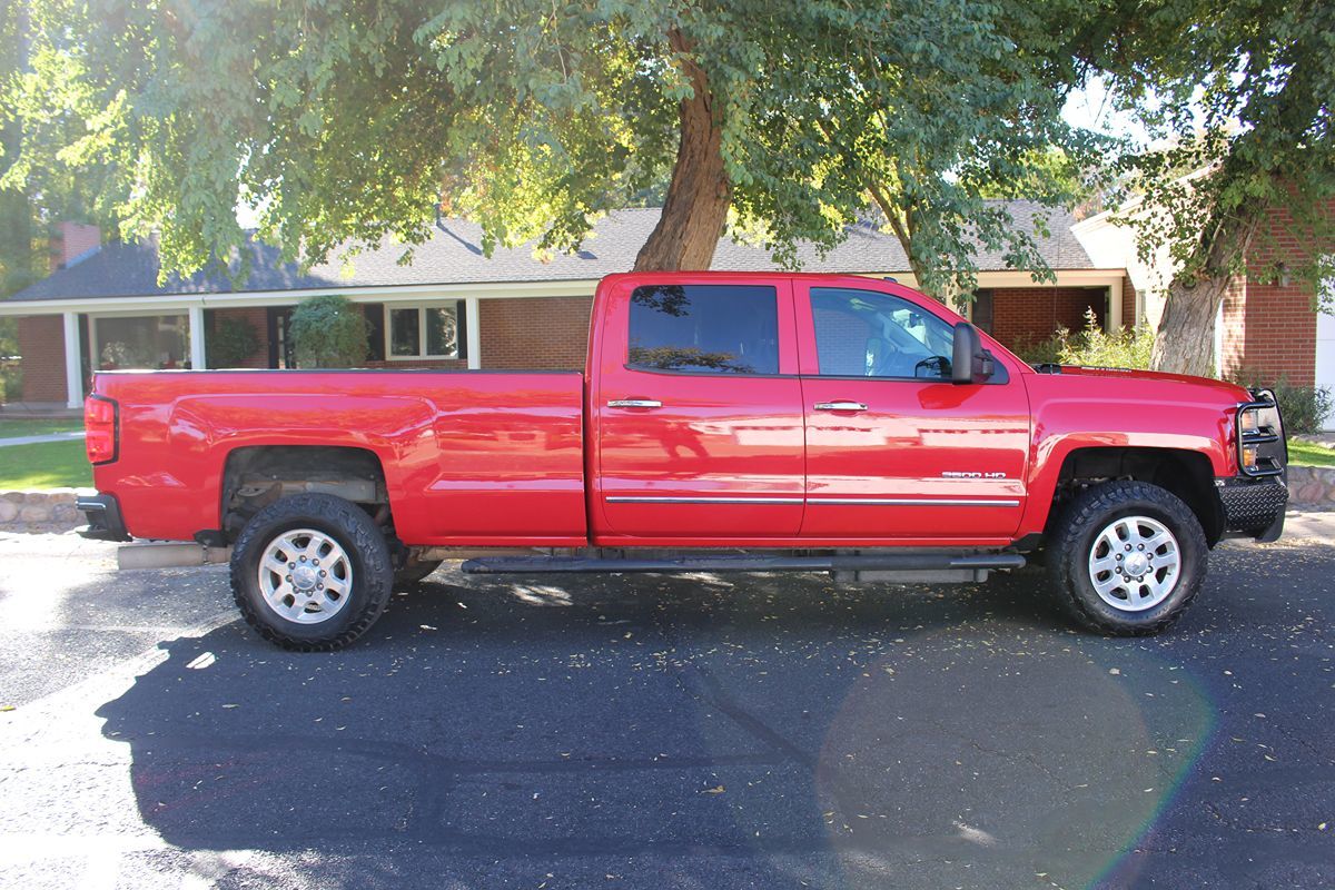 2015 Chevrolet Silverado 3500HD LTZ Z71 photo 3