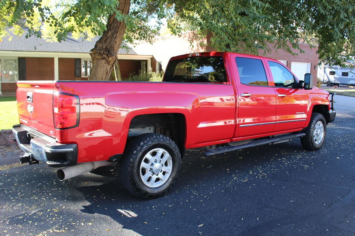 2015 Chevrolet Silverado 3500HD LTZ Z71 photo 47