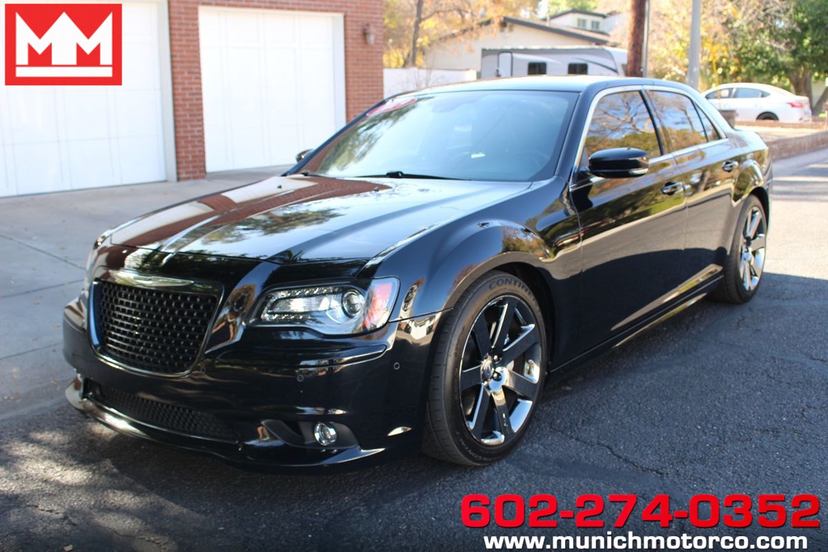 2013 Chrysler 300 SRT8