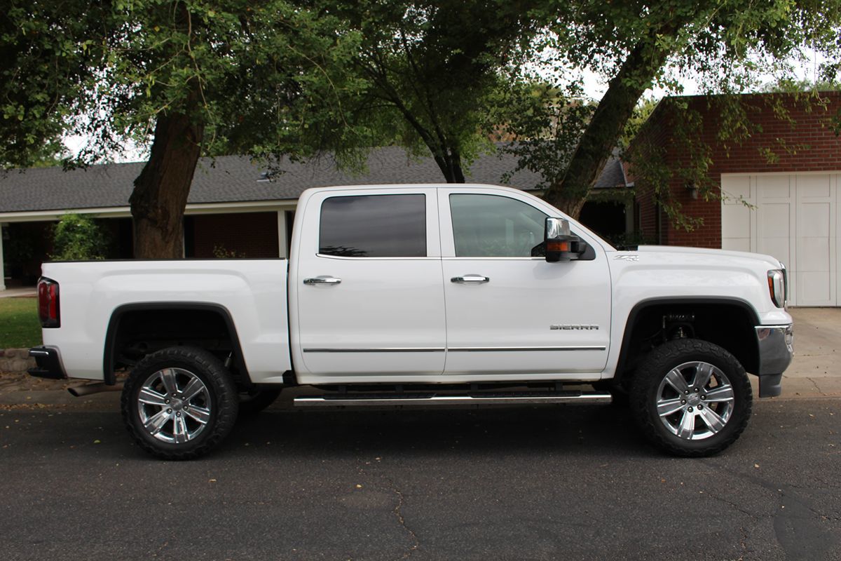 2017 Gmc Sierra 1500 SLT photo 3