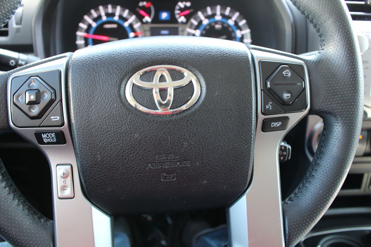 2016 Toyota 4Runner SR5 photo 18