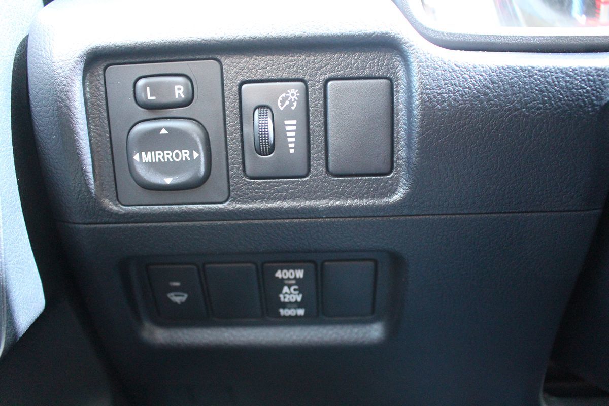 2016 Toyota 4Runner SR5 photo 19