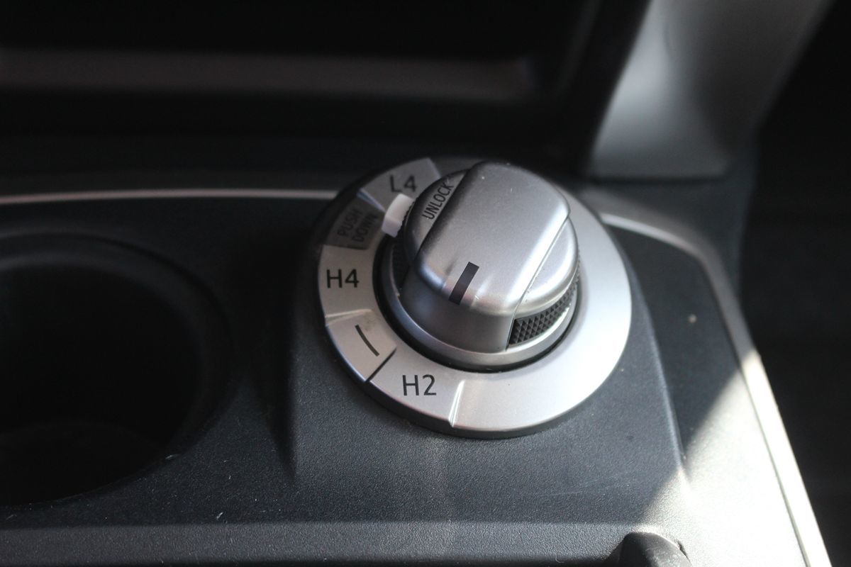 2016 Toyota 4Runner SR5 photo 23