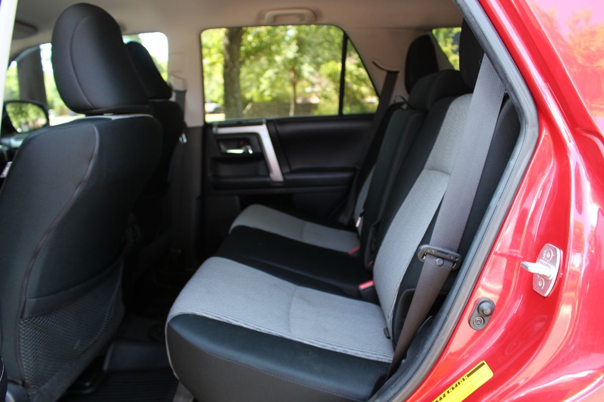 2016 Toyota 4Runner SR5 photo 11