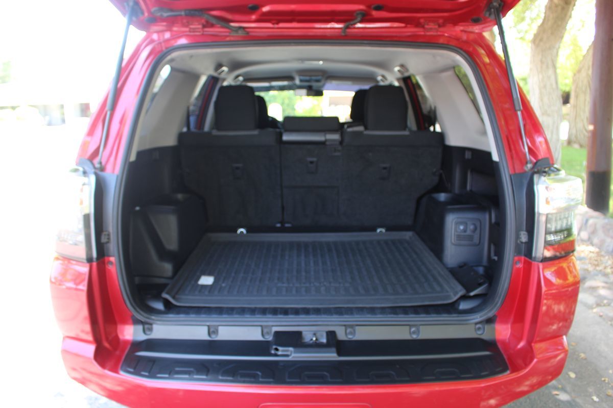 2016 Toyota 4Runner SR5 photo 16