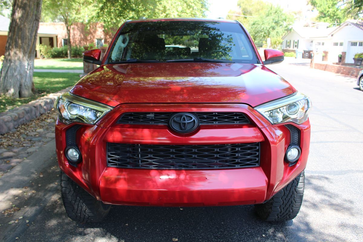 2016 Toyota 4Runner SR5 photo 27