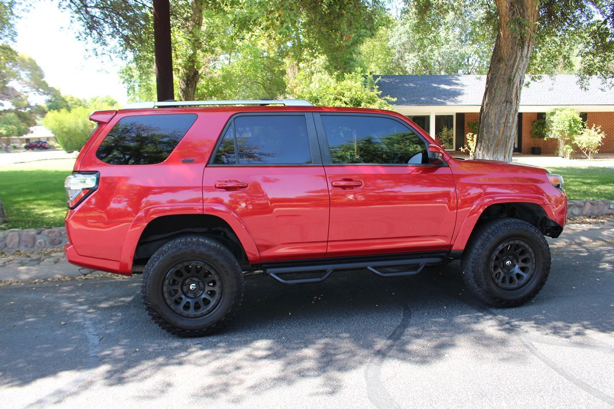 2016 Toyota 4Runner SR5 photo 36