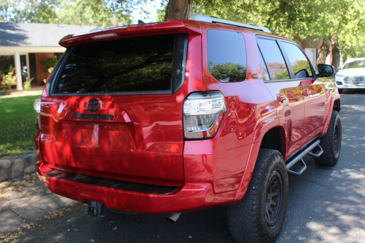 2016 Toyota 4Runner SR5 photo 37