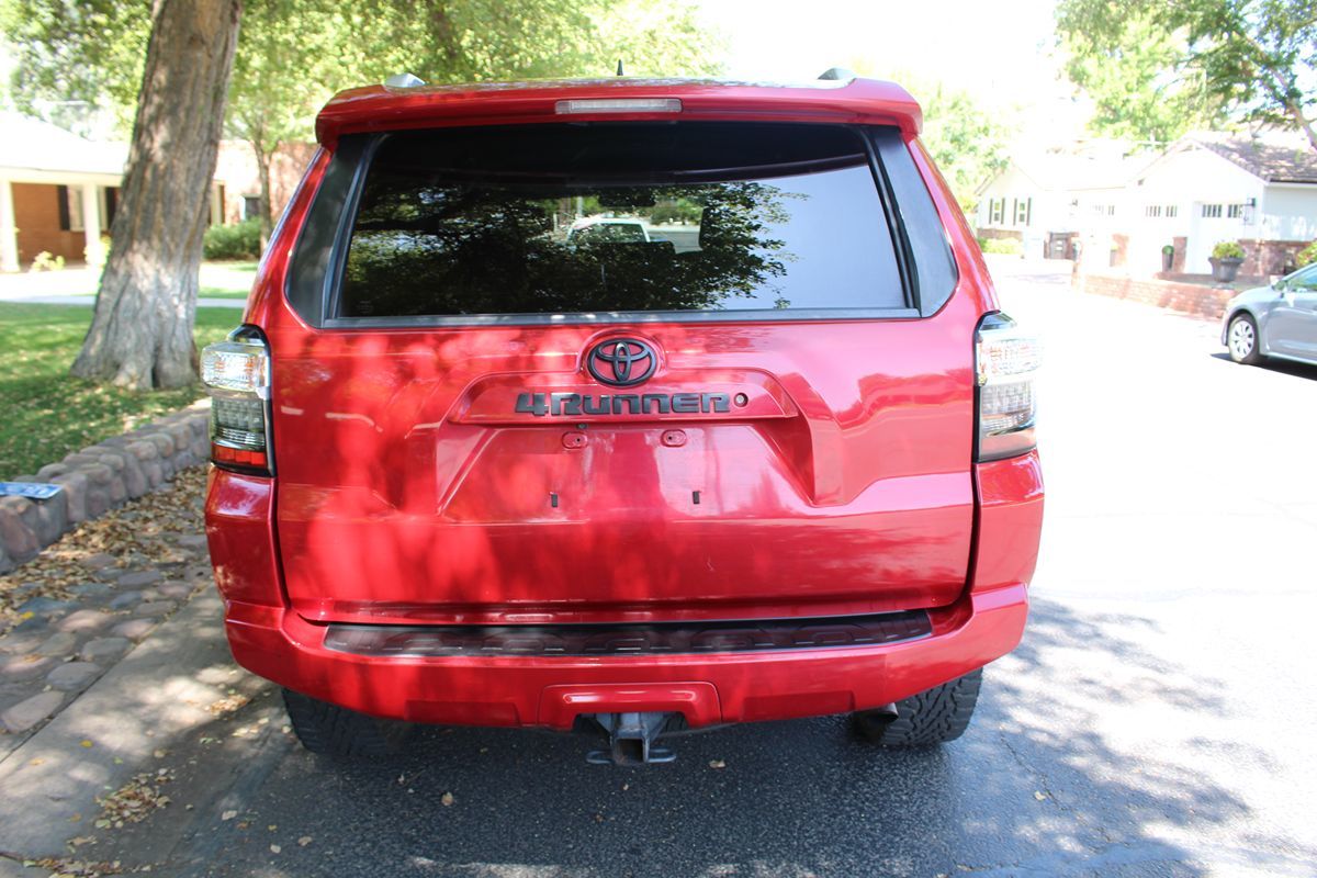 2016 Toyota 4Runner SR5 photo 38