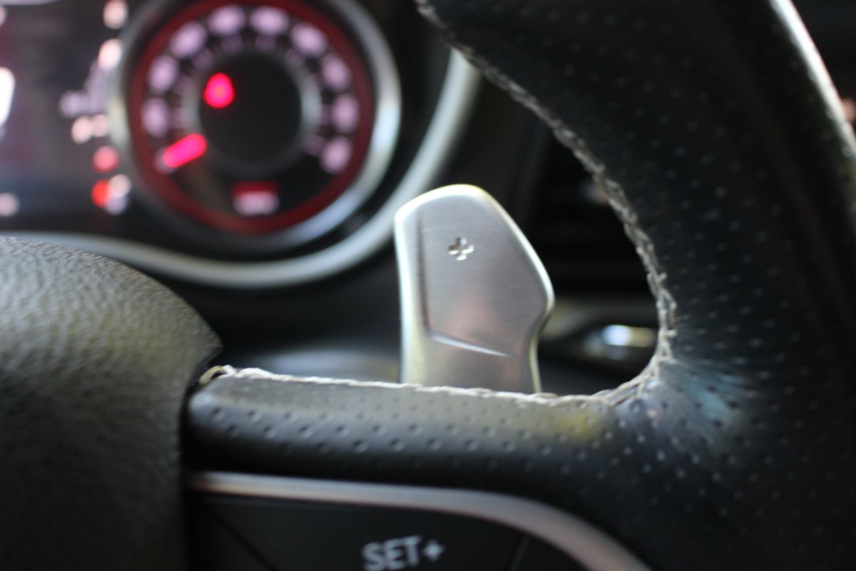 2015 Dodge Challenger SRT8 392 photo 35