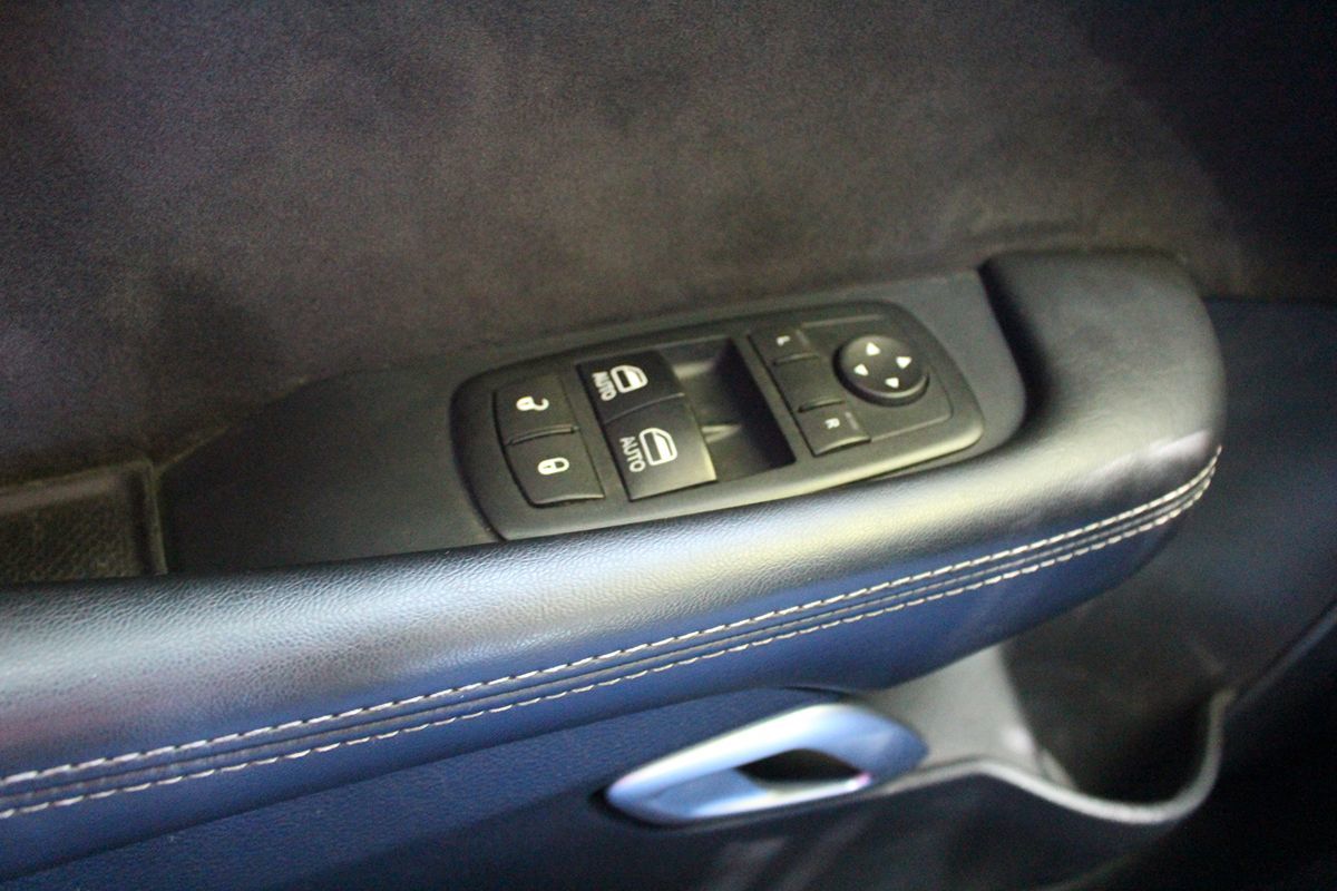 2015 Dodge Challenger SRT8 392 photo 10