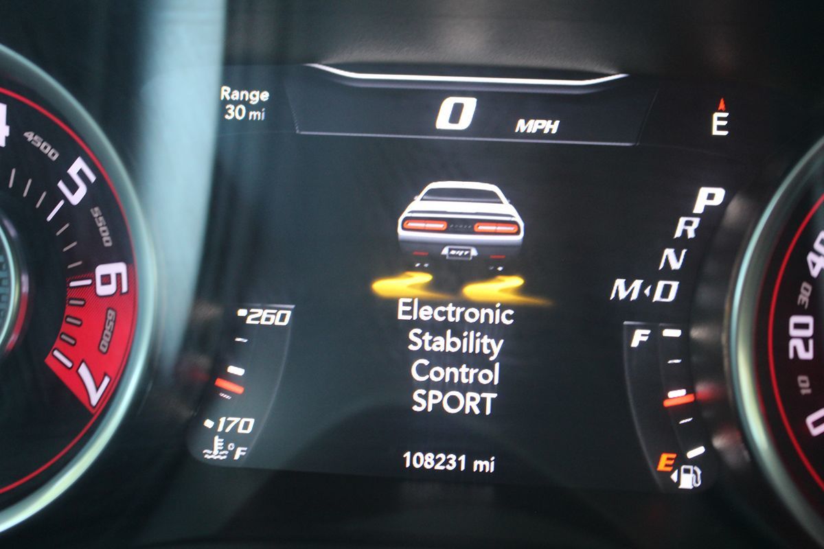 2015 Dodge Challenger SRT8 392 photo 22
