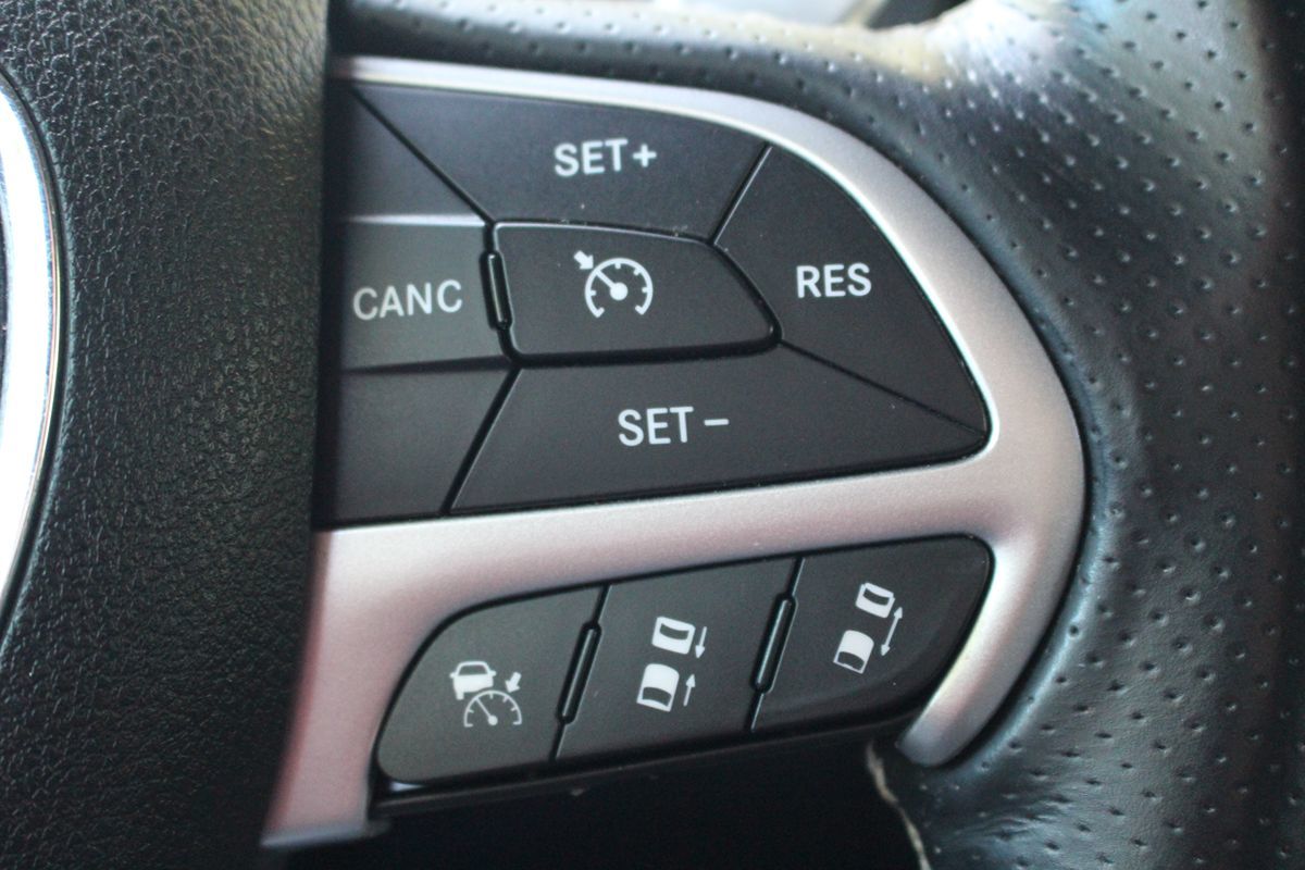 2015 Dodge Challenger SRT8 392 photo 40