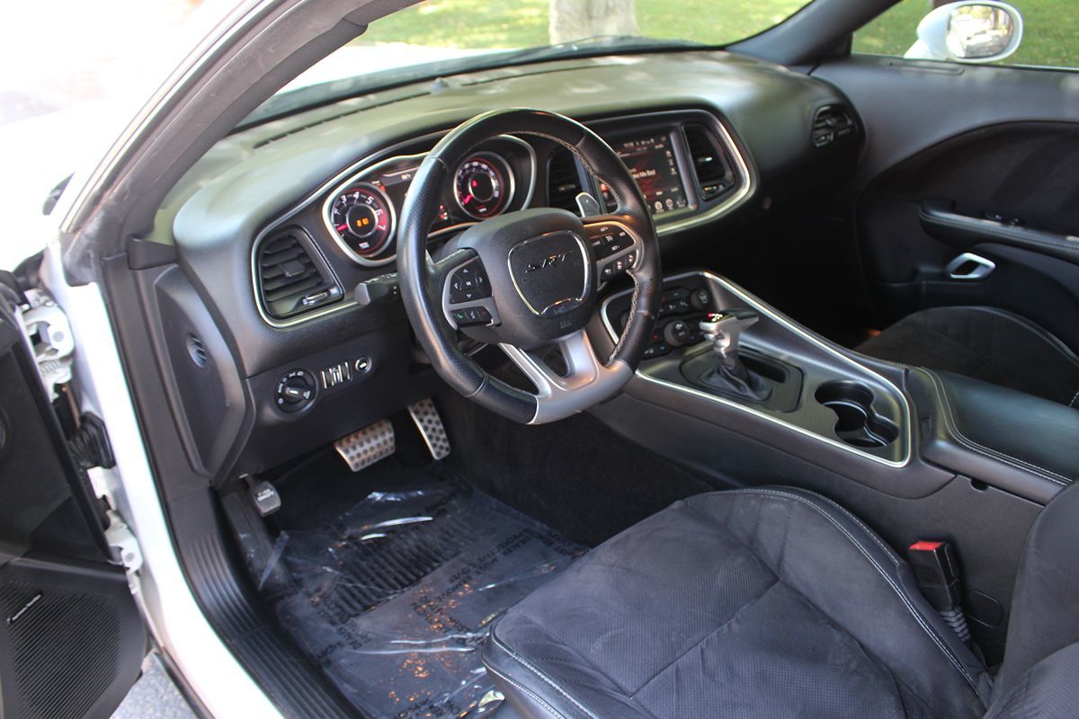 2015 Dodge Challenger SRT8 392 photo 7