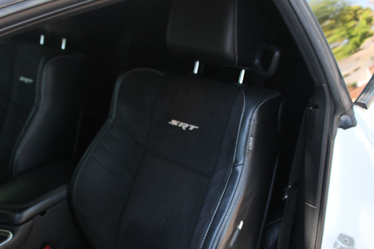 2015 Dodge Challenger SRT8 392 photo 9
