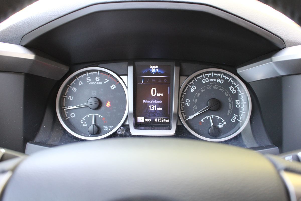 2017 Toyota Tacoma SR5 photo 17